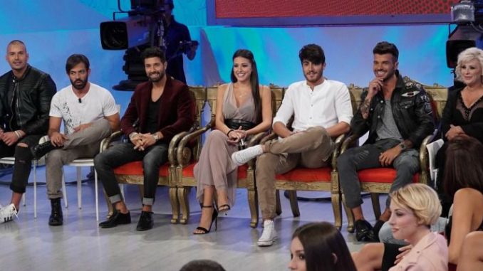 uomini-e-donne-i-dubbi-di-clarissa-su-miguel-e-il-feeling-con-simone Uomini e Donne, i dubbi di Clarissa su Miguel e il feeling con Simone