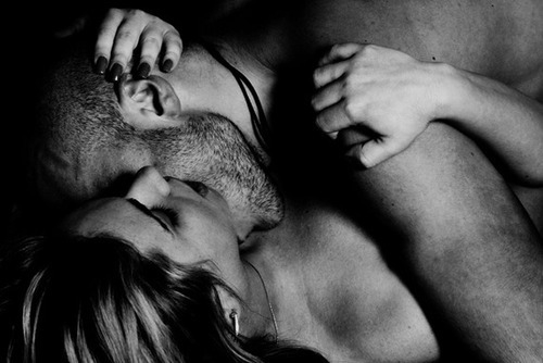 ORGASMO SIMULTANEO. ORGASMO SIMULTANEO.
