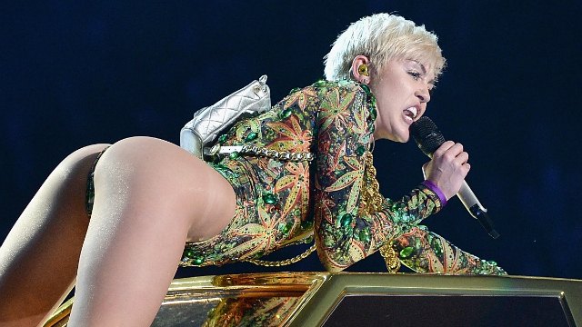 Hot Miley colpisce ancora