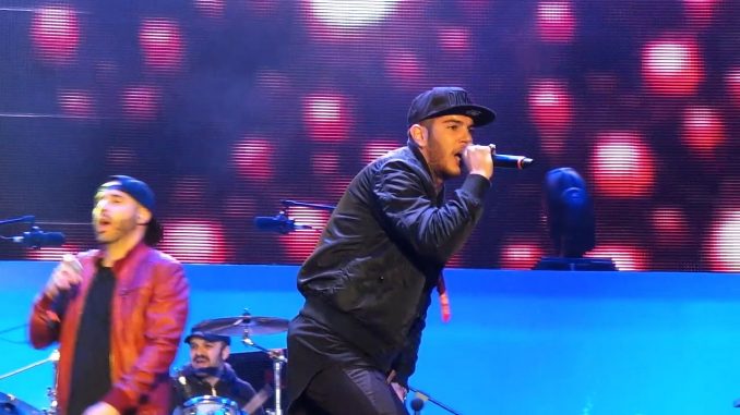 Da Emis Killa a Rovazzi: i "diversamente alti" della musica Da Emis Killa a Rovazzi: i "diversamente alti" della musica