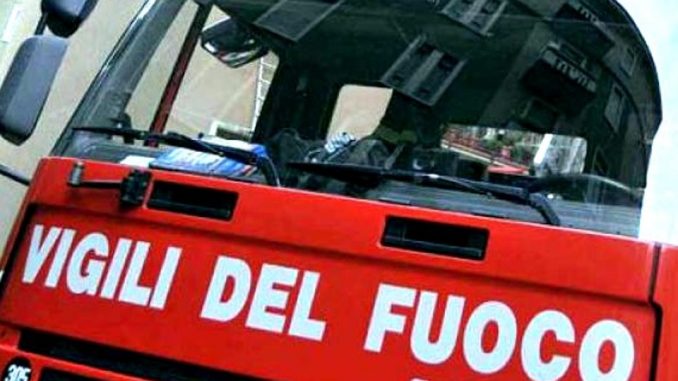 Esplosione in un bar di Milano: 11 persone sono rimaste lievemente ferite, non si esclude l'atto doloso. La polizia indaga a 360°. Bar