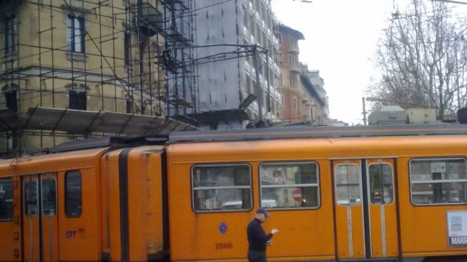 Londra: tram deraglia. 5 morti e 20 feriti gravi tram deraglia a londra