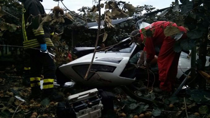 Varese precipita un elicottero: muore una donna, due i feriti elicottero