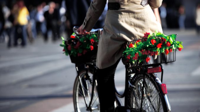 Bike economy: aumentare l'uso della bici crea posti di lavoro bike economy