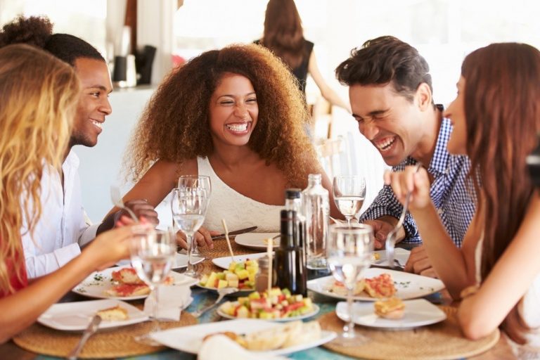 Come mangiare sano fuori casa Come mangiare sano fuori casa