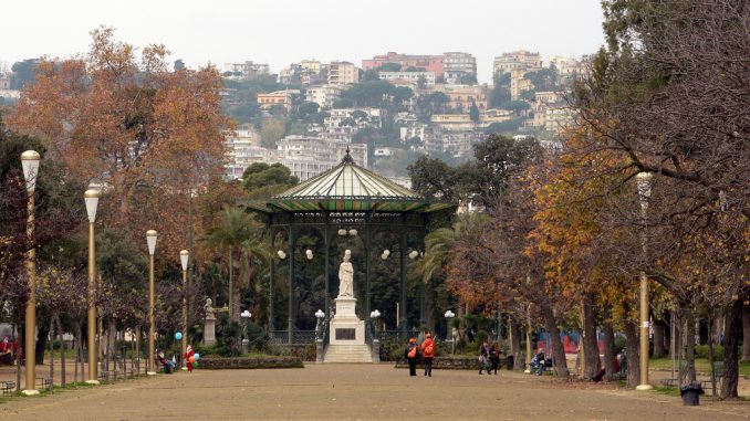 napoli-immigrato-si-impicca-nella-villa-comunale Napoli: immigrato si impicca nella Villa Comunale