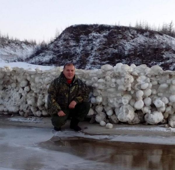 siberia-palle-di-ghiaccio-misteriose-apparse-per-18-km Siberia: palle di ghiaccio misteriose apparse per 18 km