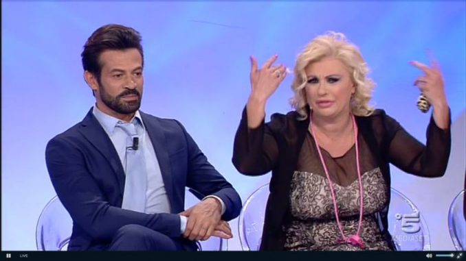 uomini-e-donne-la-sorpresa-di-tina-a-giorgio-e-la-conoscenza-tra-gemma-e-cesarre Uomini e Donne, la sorpresa di Tina a Giorgio e la conoscenza tra Gemma e Cesare