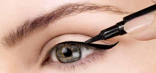 Come usare l'eyeliner a penna Come usare l'eyeliner a penna