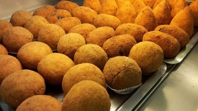 Gratis cannoli e arancini a Milano: ecco dove Arancini