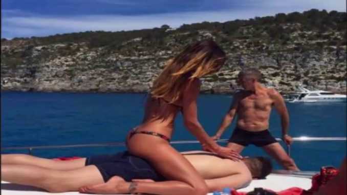 Belen e Stefano De Martino: incontro con Santiago, c'è anche Iannone Belen e Iannone