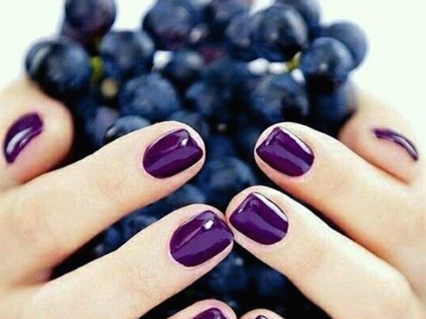 Ribes Nero: il colore di smalto di tendenza per l'inverno 2016 Ribes Nero: il colore di smalto di tendenza per l'inverno 2016