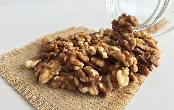 mangiare-noci-fa-ingrassare noci