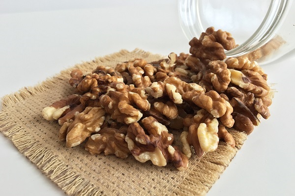 mangiare-noci-fa-ingrassare noci