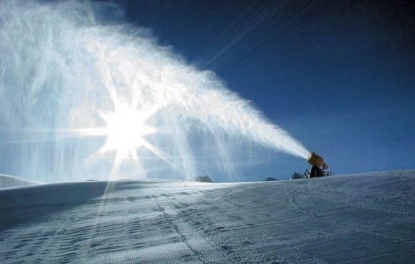 Quanto costa macchina per neve finta Quanto costa macchina per neve finta