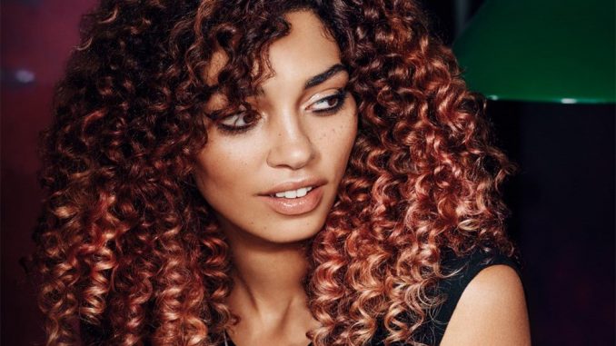 Strobing per capelli neri: come si fa Strobing per capelli neri: come si fa