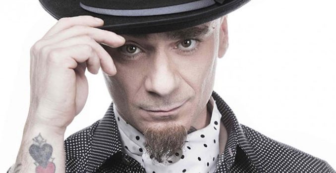 J-Ax "Da ragazzo mi consideravano sfigato" J-Ax "Da ragazzo mi consideravano sfigato"