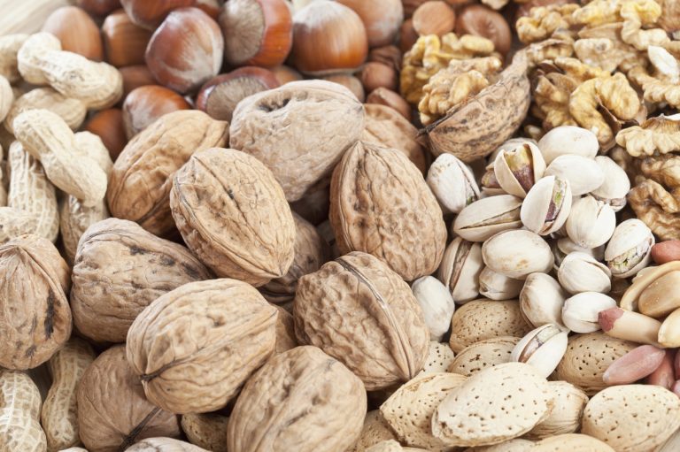 Quante noci mangiare al giorno Quante noci mangiare al giorno