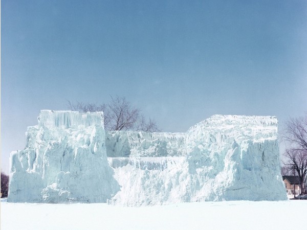 57615-webice_i_-_minneapolis1971-_foto_42x36_cornice_64_5_x_54_5_tagliato "Gianni Pettena. About non conscious architecture"