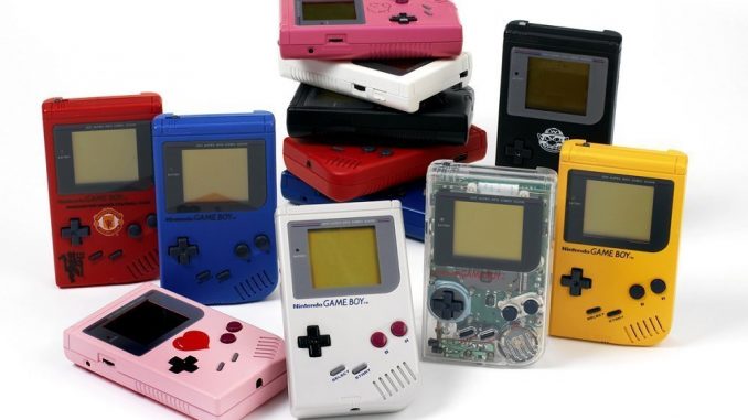 Anni 80, ecco il gameboy, il gioco portatile che fece impazzire molti Anni 80, ecco il gameboy, il gioco portatile che fece impazzire molti