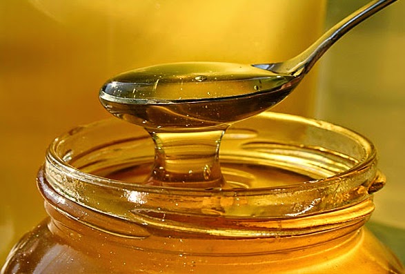 Shampoo fai da te capelli ricci: ricetta e dove comprare i prodotti Shampoo fai da te capelli ricci: ricetta e dove comprare i prodotti