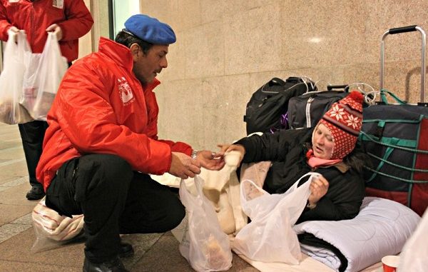 milano-ai-city-angels-servono-coperte-e-vestiario-per-proteggere-i-clochard-dal-gelo city angels