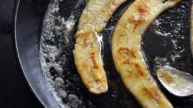 banana-fritta-caramellata-come-si-fa banana fritta caramellata