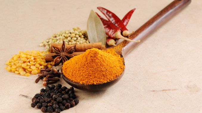 Curcuma: benefici. Ecco l'elenco completo Curcuma: benefici. Ecco l'elenco completo