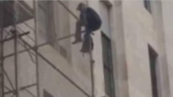 milano-minaccia-suicidio