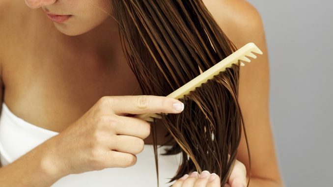 Gel di aloe vera su capelli asciutti, come si usa Gel di aloe vera su capelli asciutti, come si usa