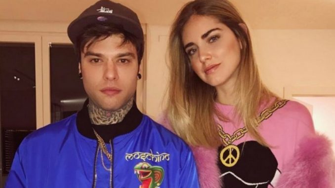 Chiara Ferragni lo strano scatto non convince i fan Chiara Ferragni: lo strano scatto non convince i fan