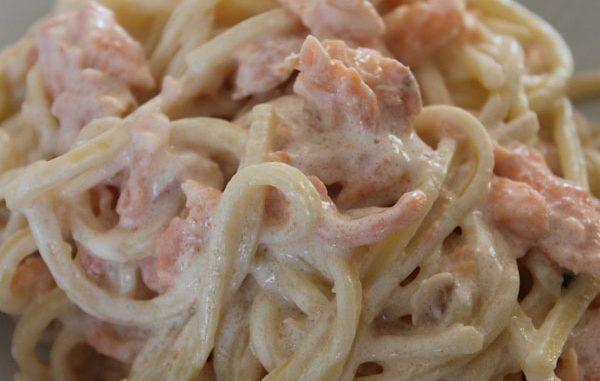 Come fare la pasta con salmone e panna Come fare la pasta con salmone e panna