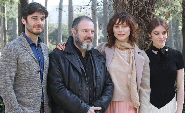 La Porta Rossa, la nuova serie tv di Rai2 La Porta Rossa, la nuova serie tv di Rai2