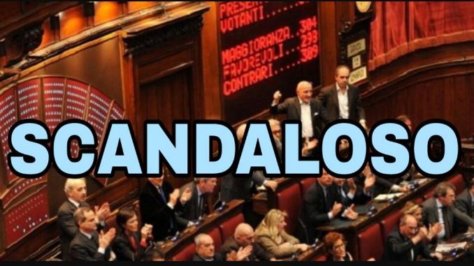 Lo scandalo delle pensioni d'oro il dibattito a Domenica Live Lo scandalo delle pensioni d'oro: il dibattito a Domenica Live
