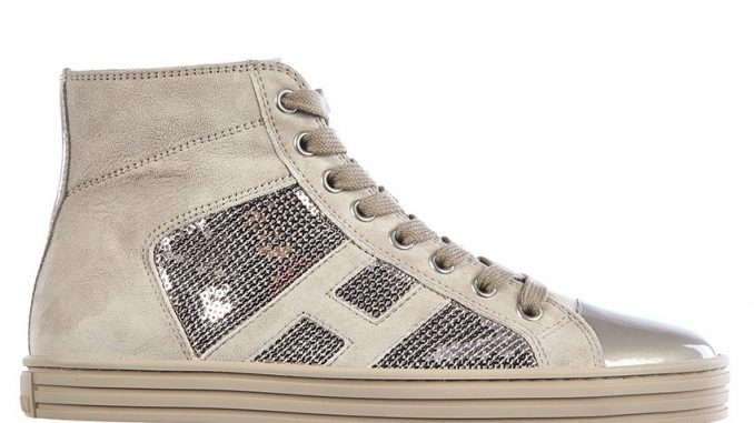 Come pulire le sneakers scamosciate