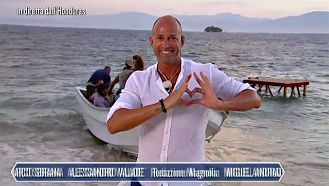 Stefano Bettarini invia un cuore per la sua Dayane Mello Stefano Bettarini invia un cuore per la sua Dayane Mello