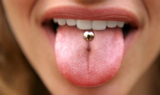 Quattro motivi per fare un piercing lingua