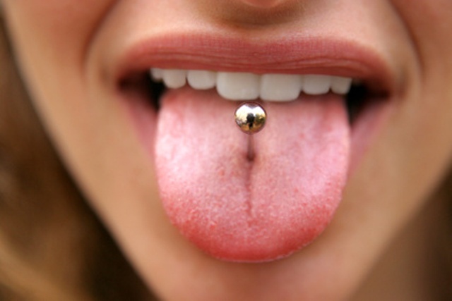 Quattro motivi per fare un piercing lingua