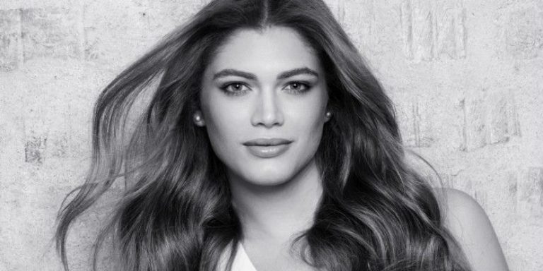 Valentina, la prima transgender sulle passerelle della moda di Milano Valentina, la prima transgender sulle passerelle della moda di Milano