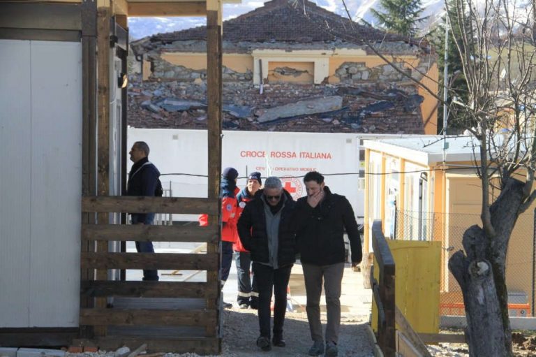 Baggio compie 50 anni e li festeggia ad Amatrice, con i terremotati Baggio compie 50 anni e li festeggia ad Amatrice, con i terremotati