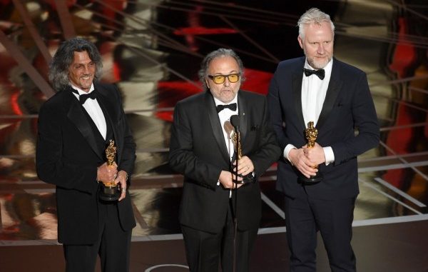 Matteo Salvini si scaglia contro il premio Oscar "migrante" Alessandro Bertolazzi Matteo Salvini si scaglia contro il premio Oscar "migrante" Alessandro Bertolazzi