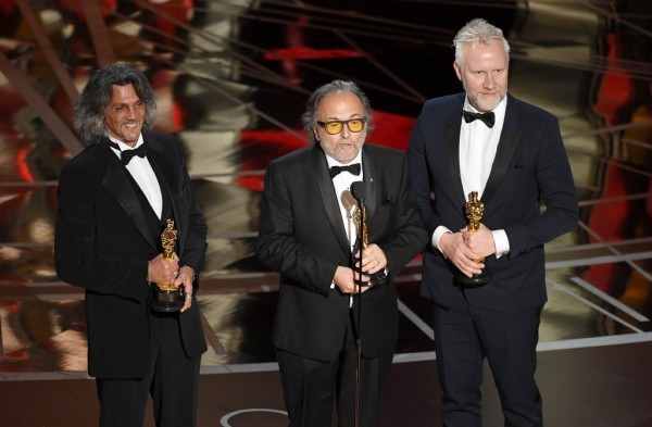 Matteo Salvini si scaglia contro il premio Oscar "migrante" Alessandro Bertolazzi Matteo Salvini si scaglia contro il premio Oscar "migrante" Alessandro Bertolazzi