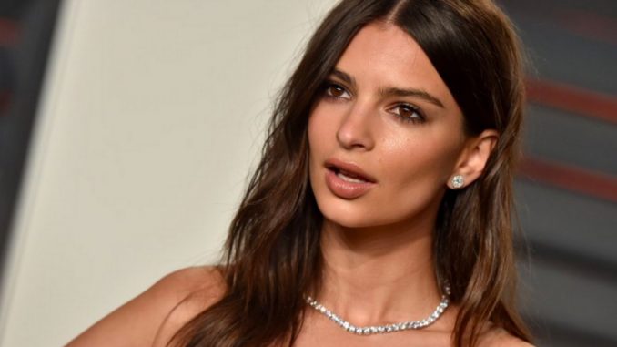 La modella Emily Ratajkowski ancora vittima degli hacker La modella Emily Ratajkowski ancora vittima degli hacker