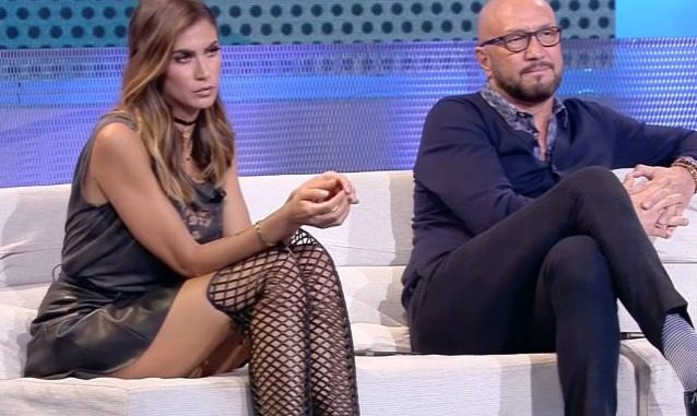 Melissa Satta senza slip a Tiki Taka? La showgirl smentisce e si indigna Melissa Satta senza slip a Tiki Taka? La showgirl smentisce e si indigna