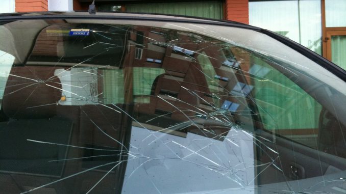 Riparazione o sostituzione parabrezza auto: quanto costano Riparazione o sostituzione parabrezza auto: quanto costano