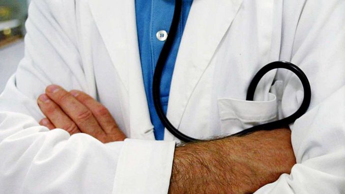Aosta: medico arrestato per abusi sessuali, truffa e corruzione Aosta: medico arrestato per abusi sessuali, truffa e corruzione