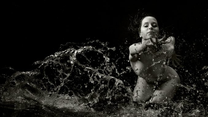 SQUIRTING. SQUIRTING.