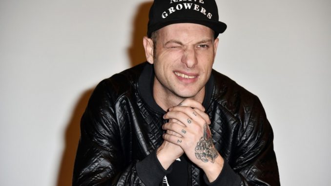 Clementino: album Miracolo e significato Clementino: album Miracolo e significato
