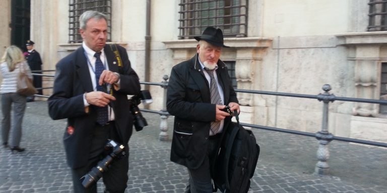 Consip il padre di Renzi interrogato a Roma Consip: il padre di Renzi interrogato a Roma