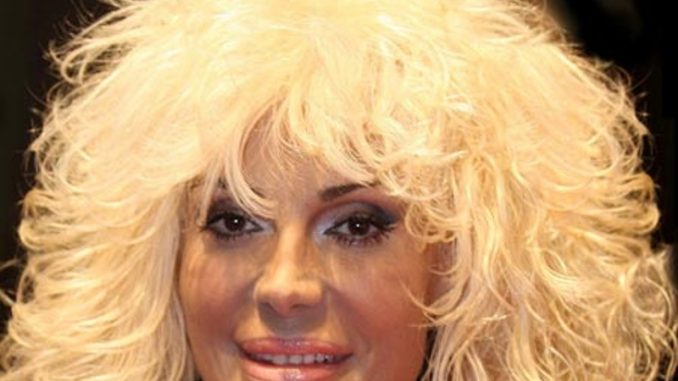 Donatella Rettore, la cantante icona degli anni 80 Donatella Rettore, la cantante icona degli anni 80